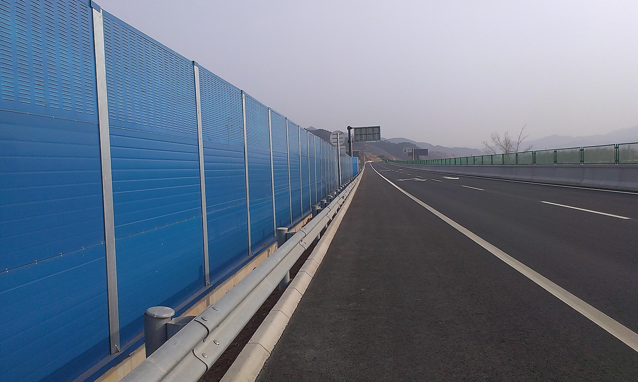 <a href=http://m.on-q.net/news_article?news_id=136>公路聲屏障</a>