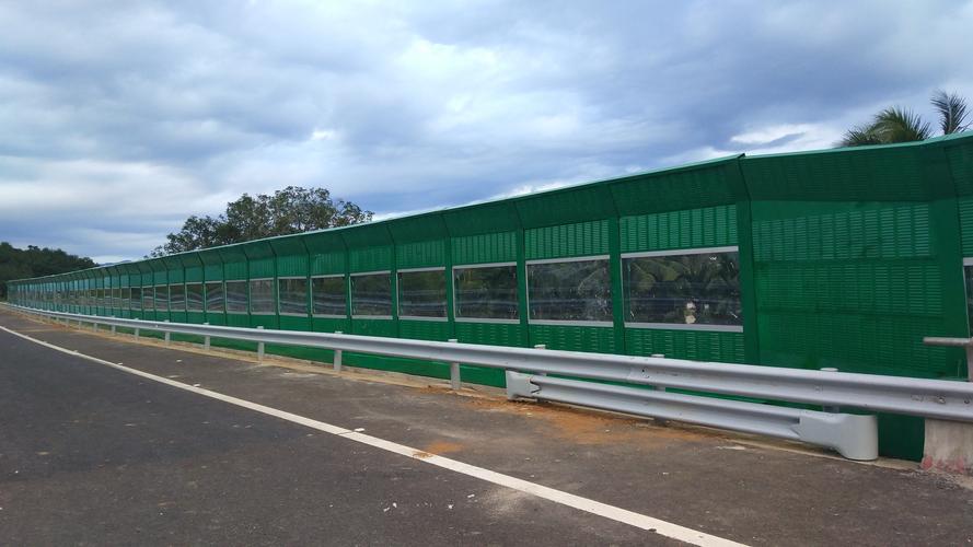 <a href=http://m.on-q.net/news_article?news_id=144>天津道路聲屏障</a>